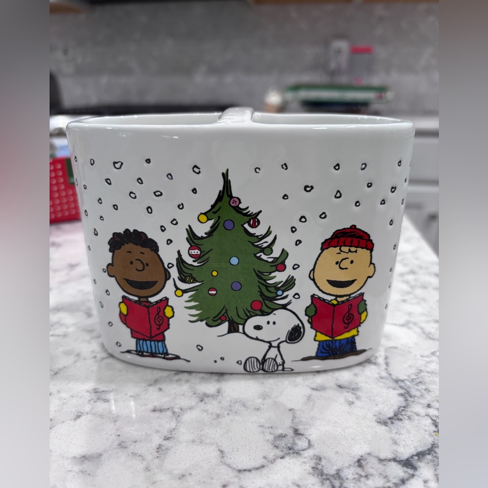 Peanuts Snoopy And Friends Christmas Caroling Toothbrush Holder Ceramic New